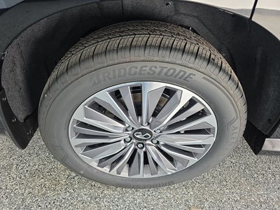 2026 INFINITI QX80 LUXE