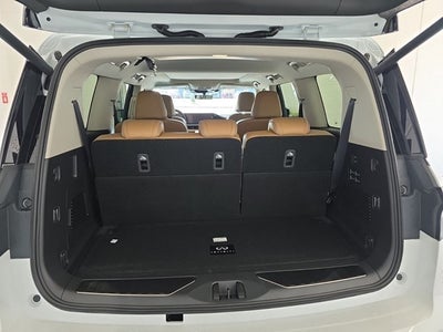 2026 INFINITI QX80 LUXE