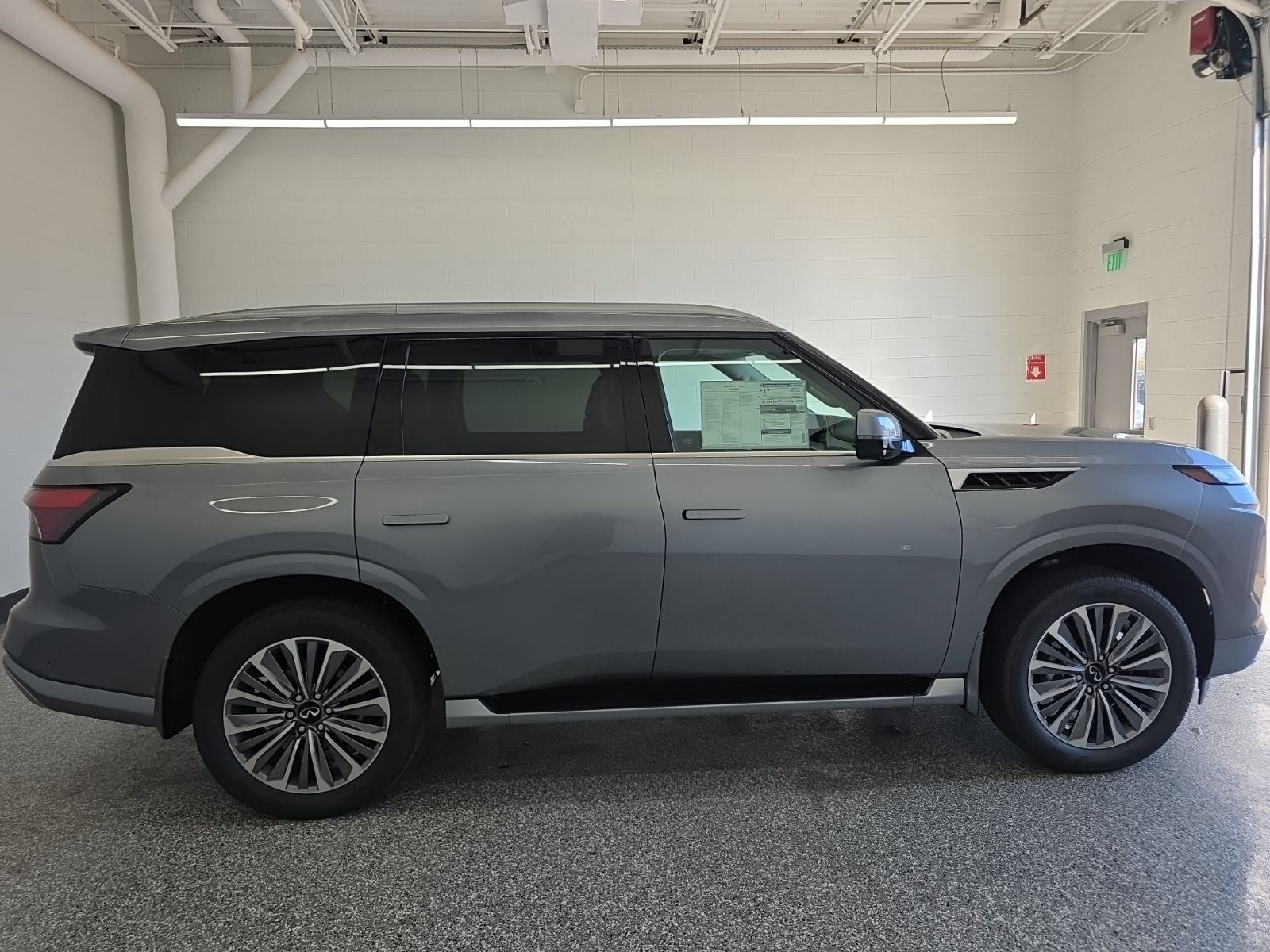 2026 INFINITI QX80 LUXE