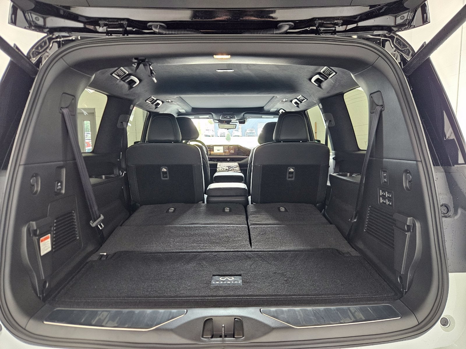 2027 INFINITI QX80 AUTOGRAPH