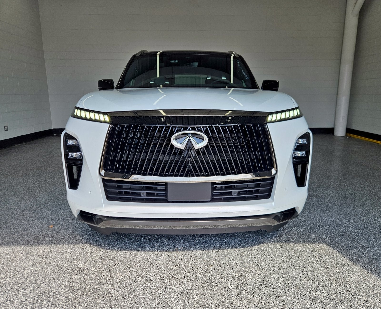 2027 INFINITI QX80 AUTOGRAPH