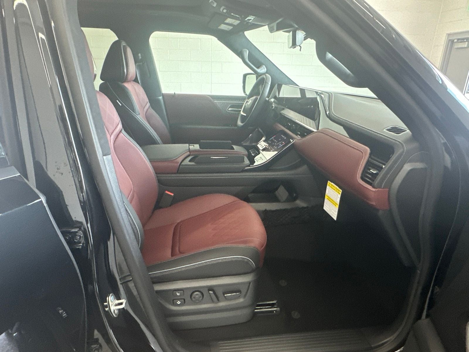 2027 INFINITI QX80 AUTOGRAPH