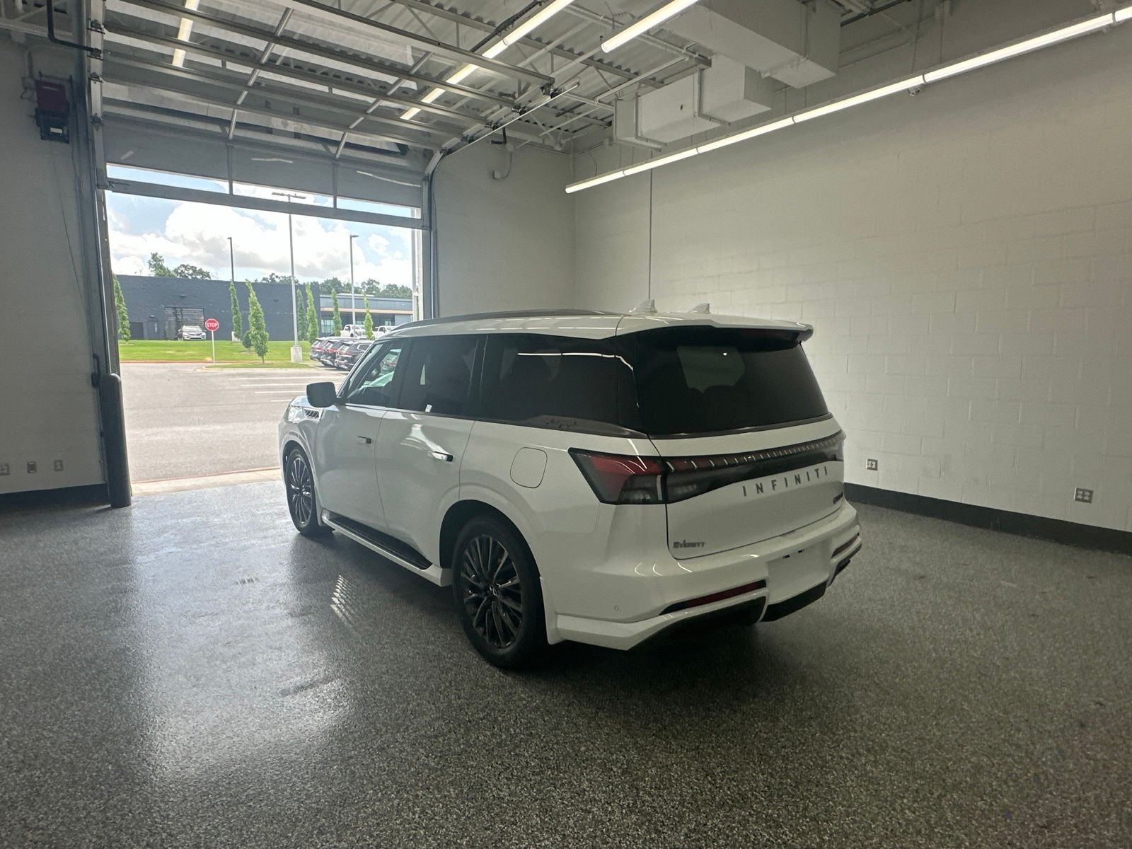 2027 INFINITI QX80 AUTOGRAPH