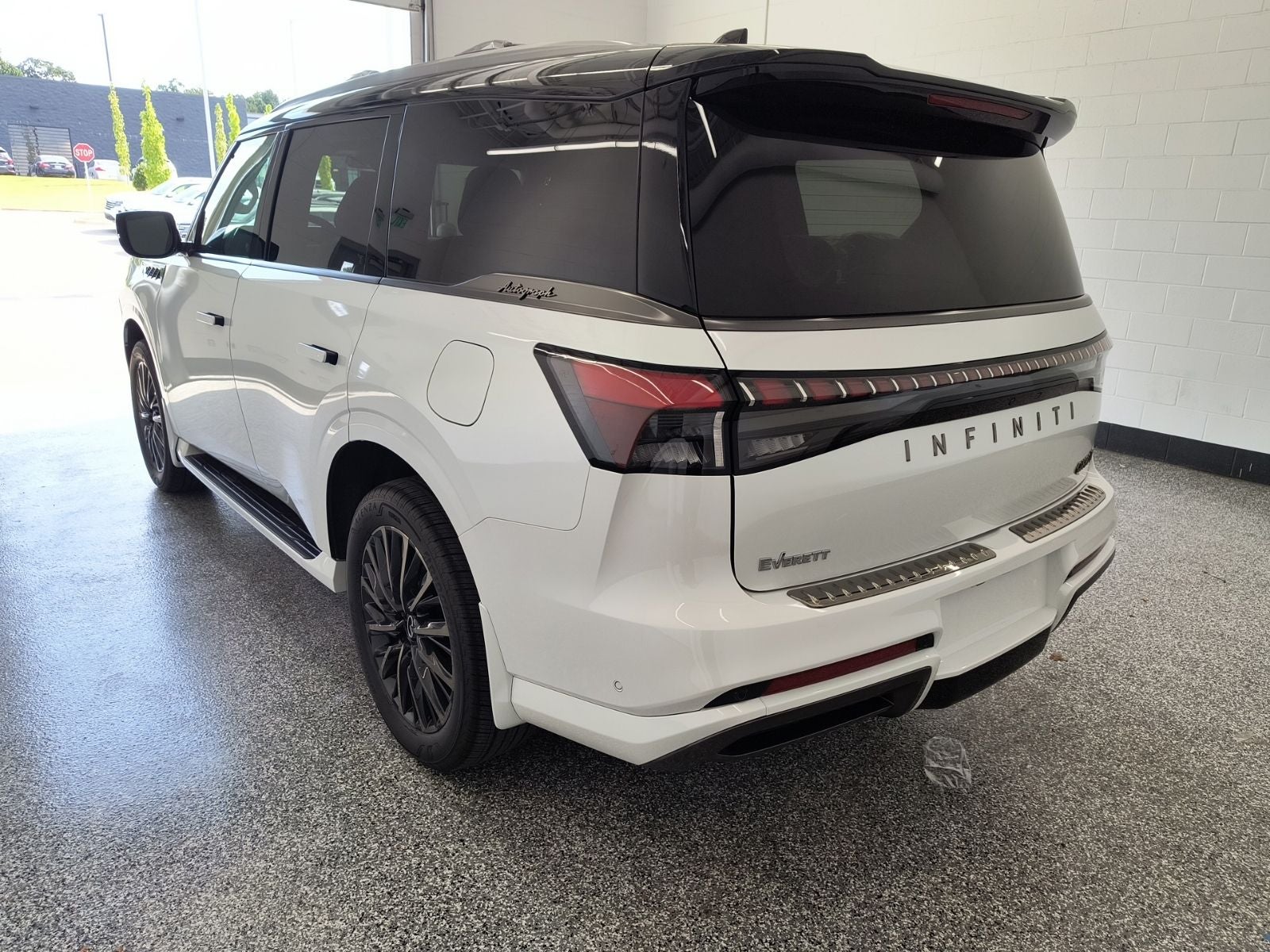 2027 INFINITI QX80 AUTOGRAPH