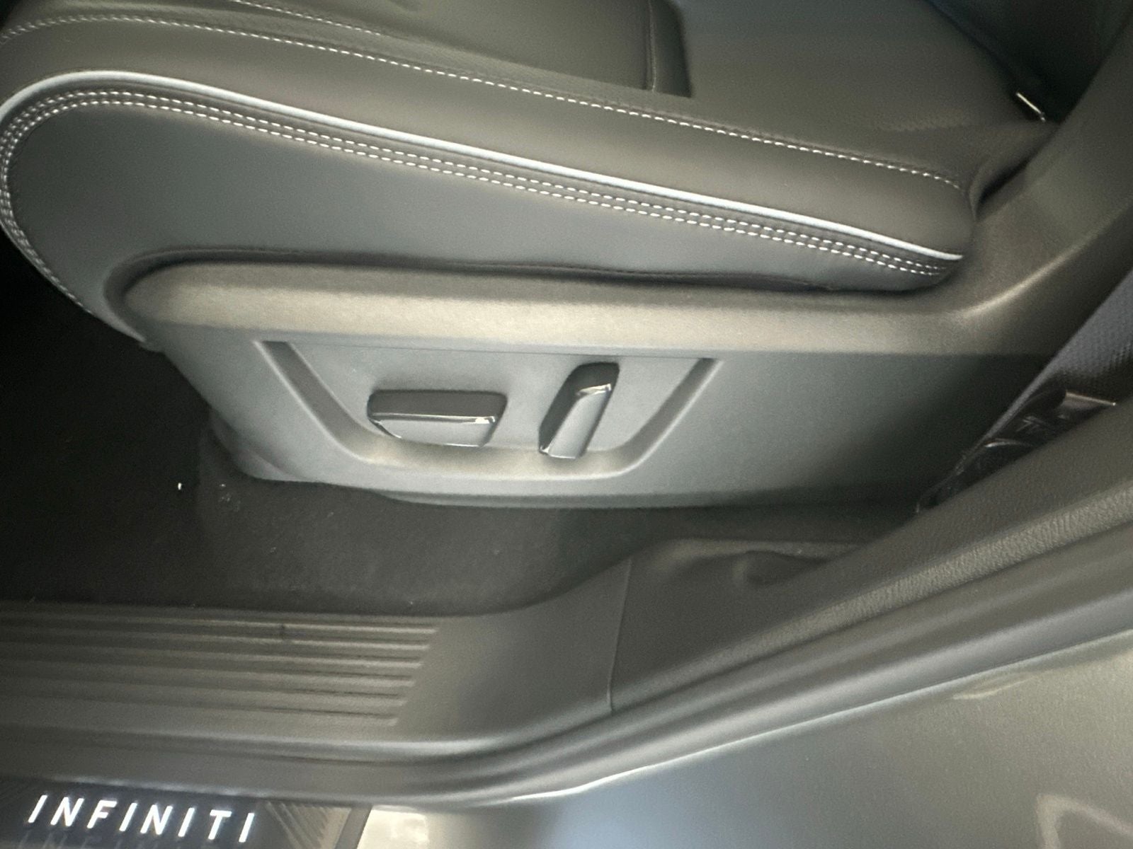 2027 INFINITI QX80 AUTOGRAPH