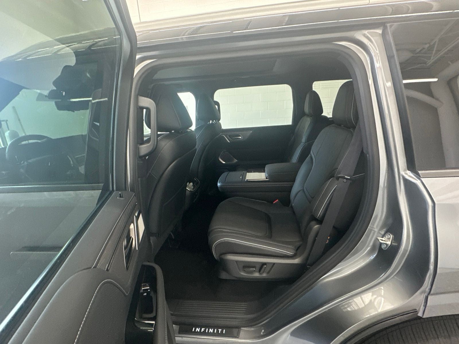 2027 INFINITI QX80 AUTOGRAPH