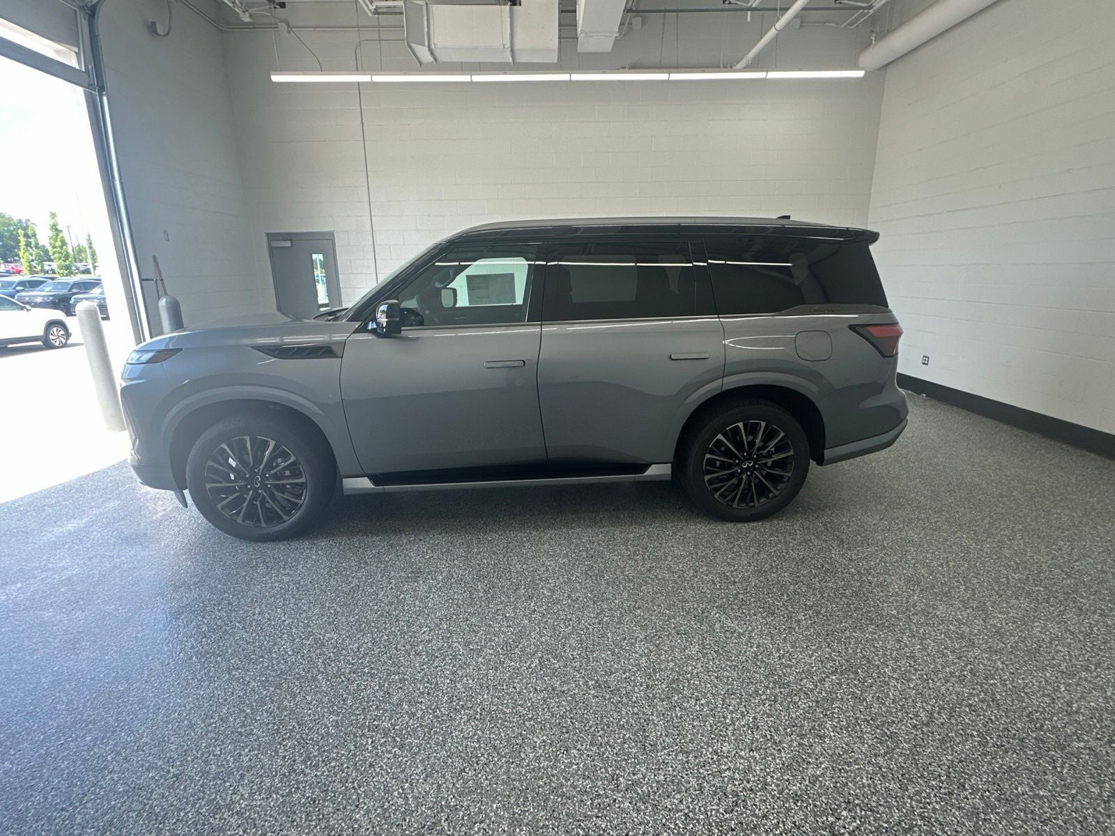 2027 INFINITI QX80 AUTOGRAPH