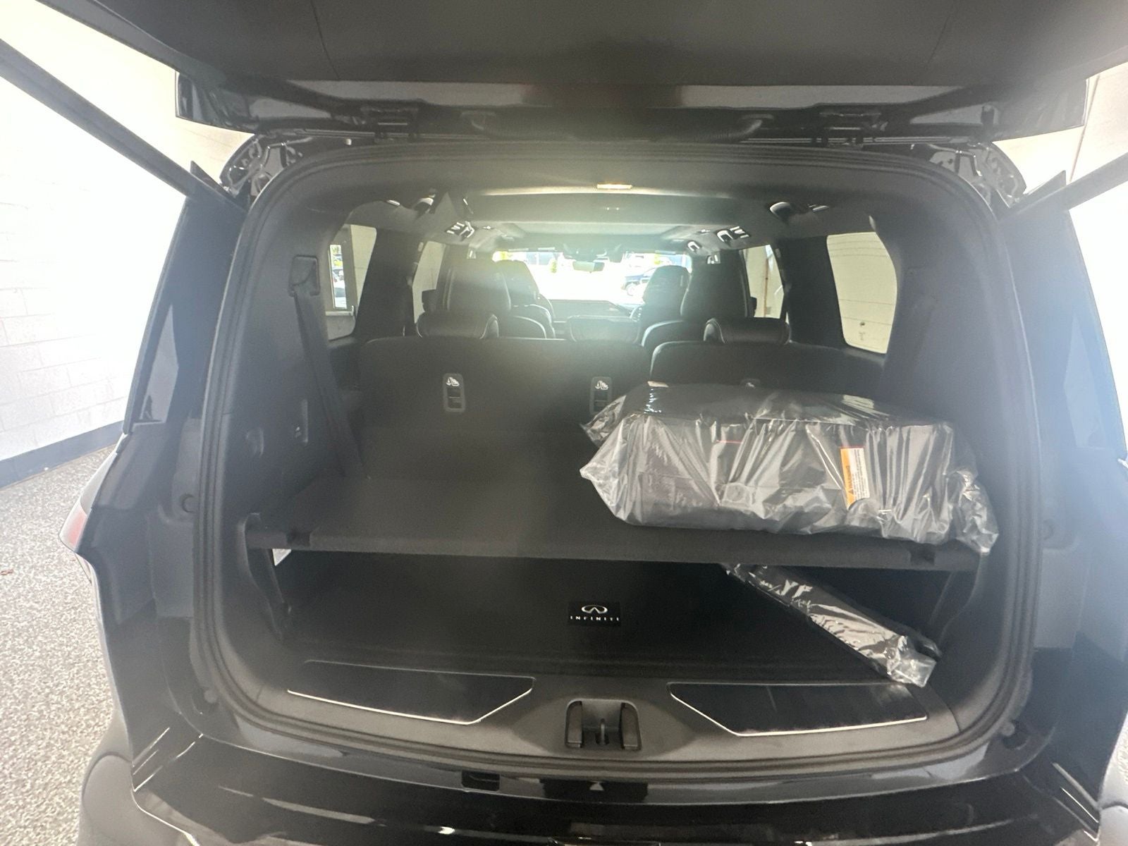 2027 INFINITI QX80 AUTOGRAPH
