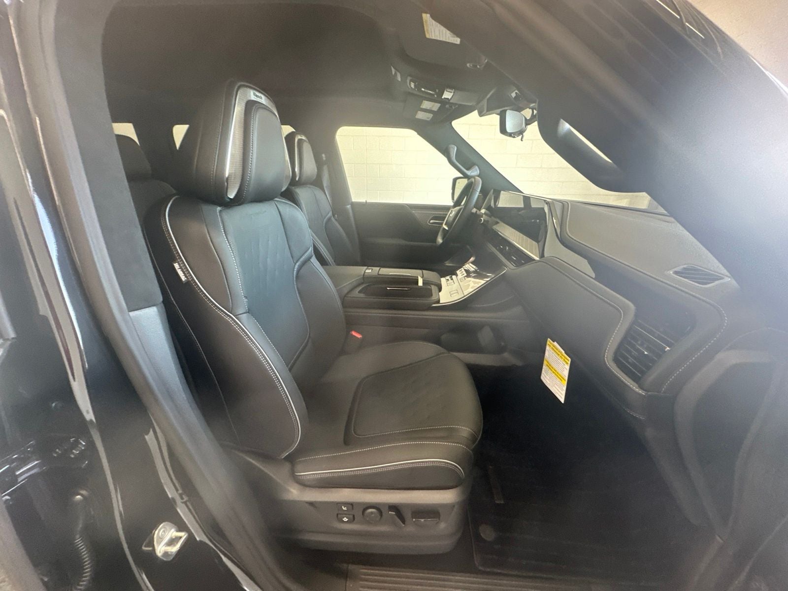 2027 INFINITI QX80 AUTOGRAPH