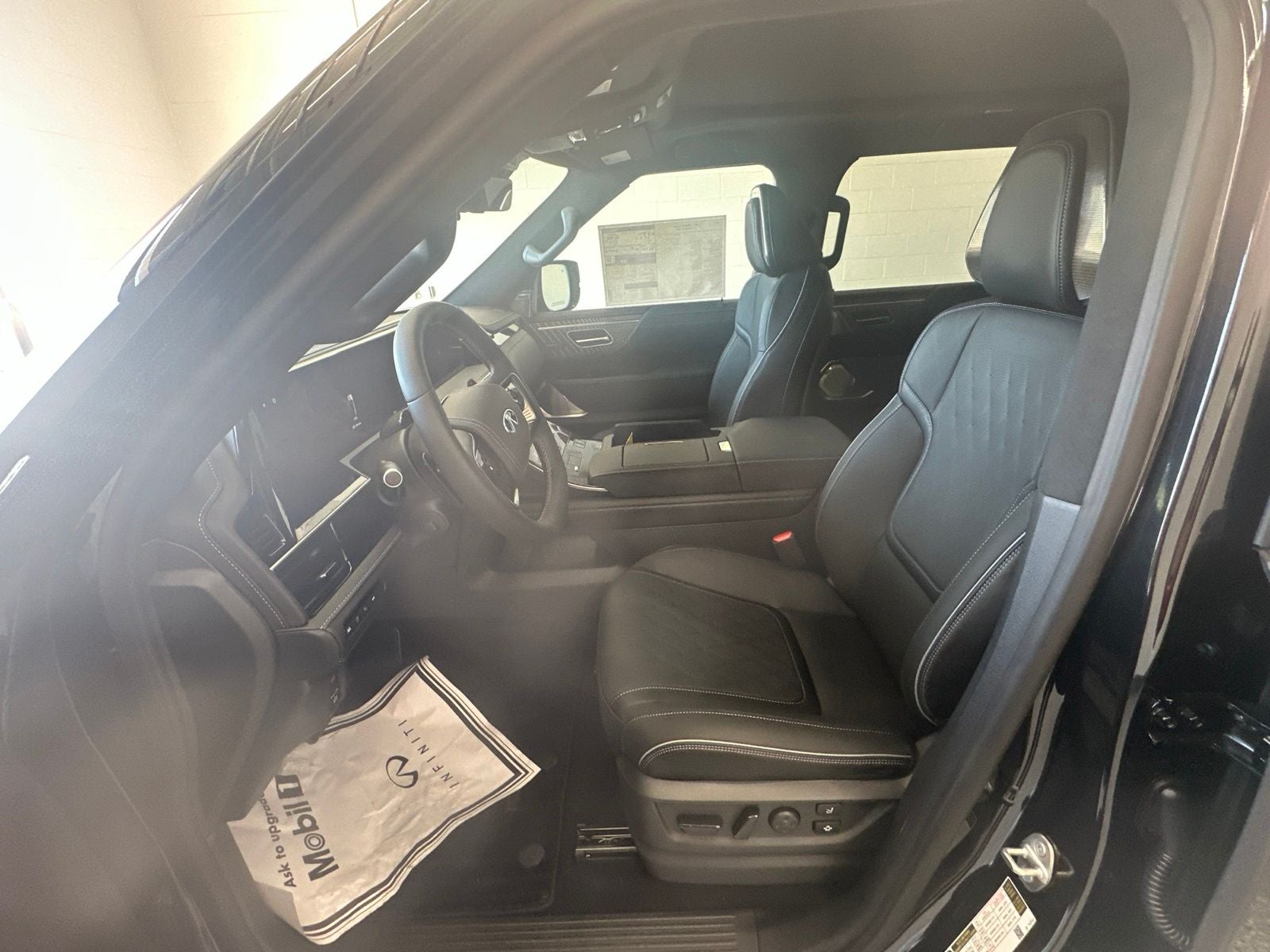 2027 INFINITI QX80 AUTOGRAPH