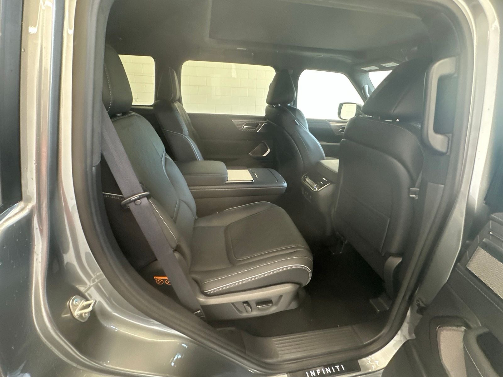 2027 INFINITI QX80 AUTOGRAPH