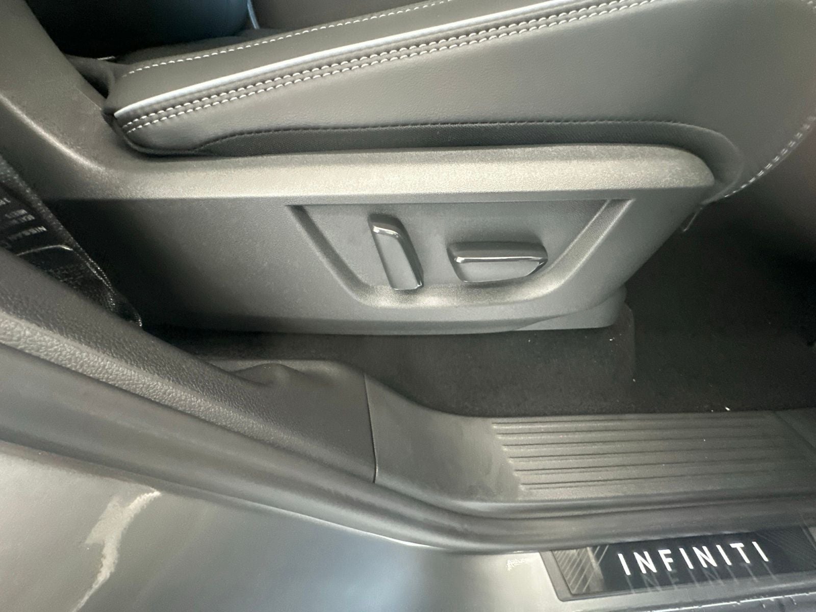 2027 INFINITI QX80 AUTOGRAPH