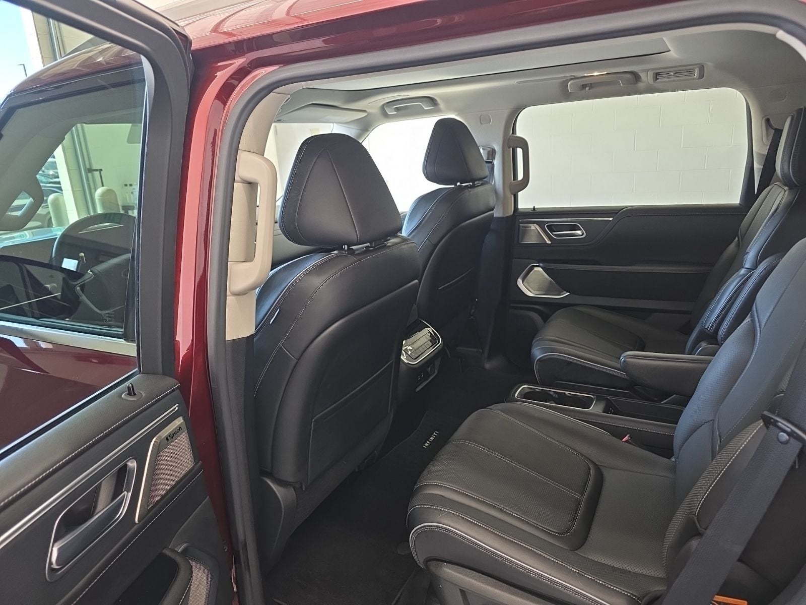 2025 INFINITI QX80 SENSORY