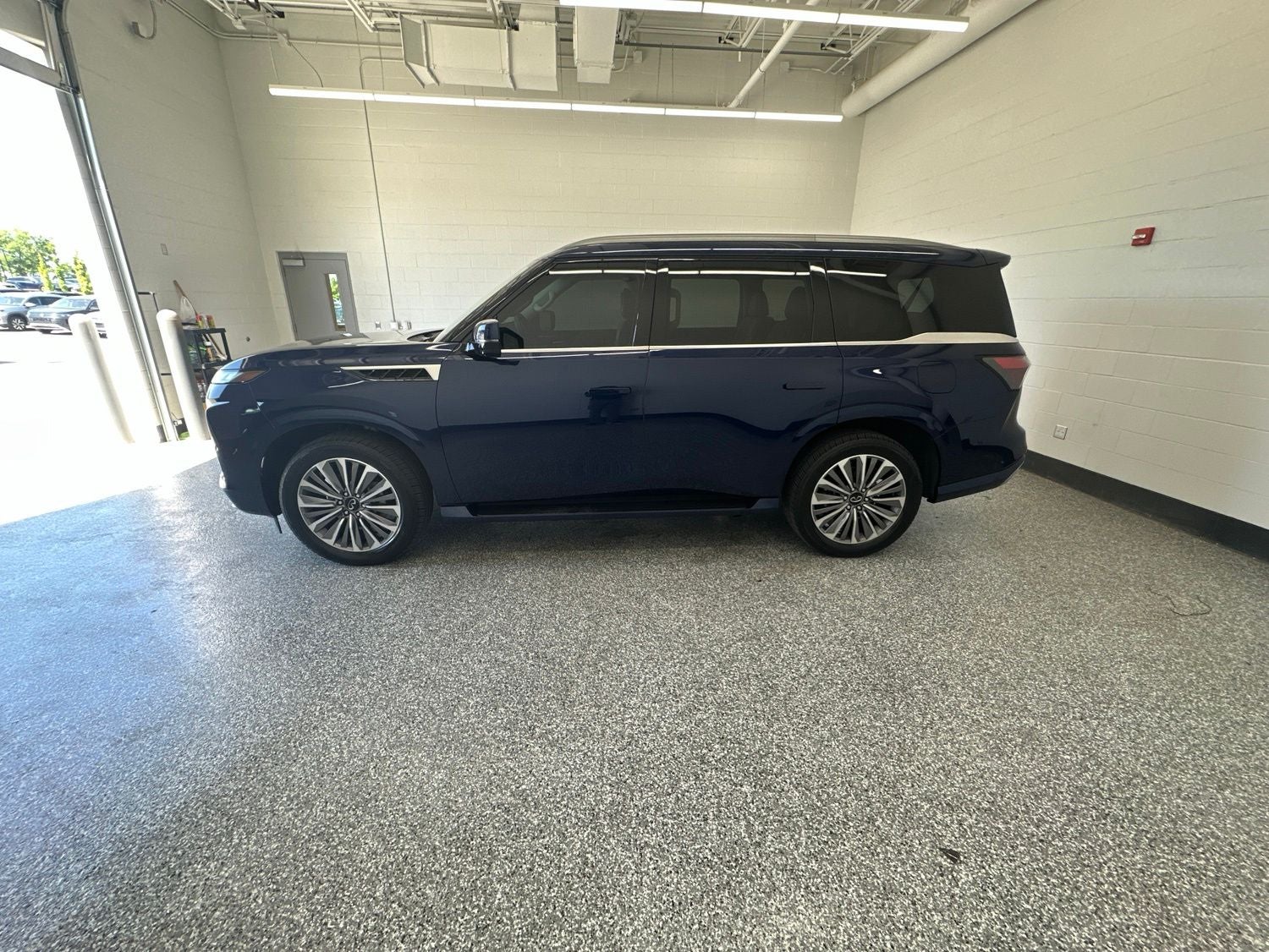 2025 INFINITI QX80 SENSORY