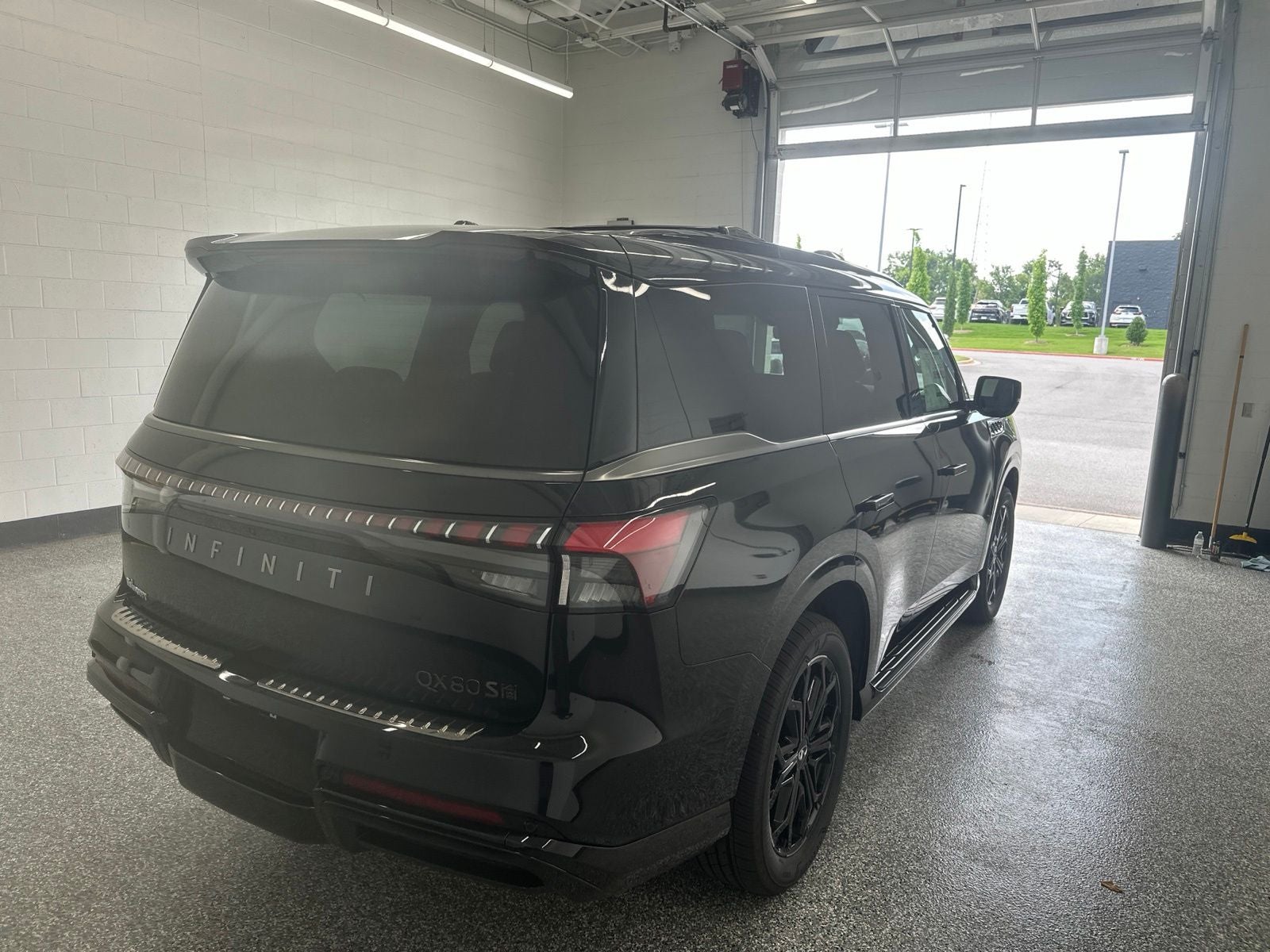 2027 INFINITI QX80 SPORT