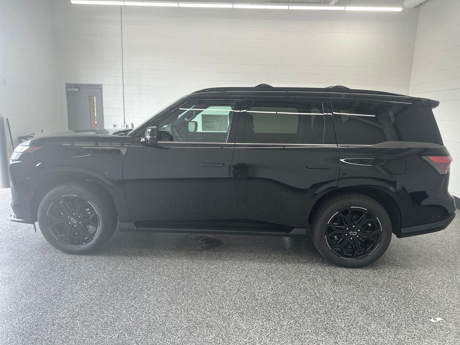 2027 INFINITI QX80 SPORT