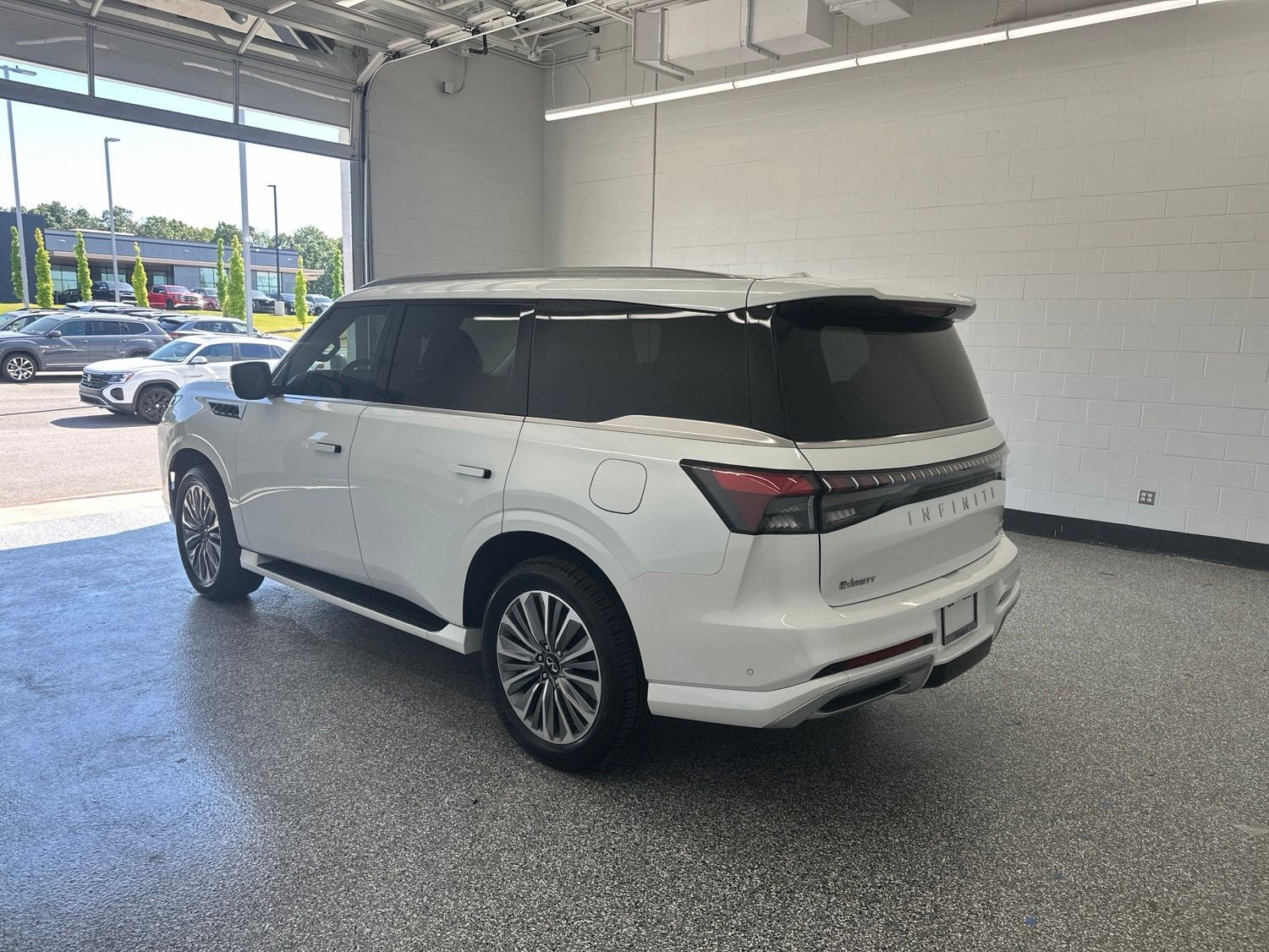 2025 INFINITI QX80 SENSORY