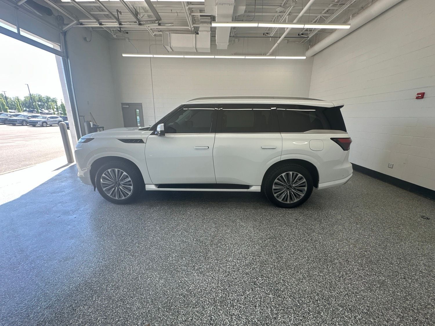 2025 INFINITI QX80 SENSORY
