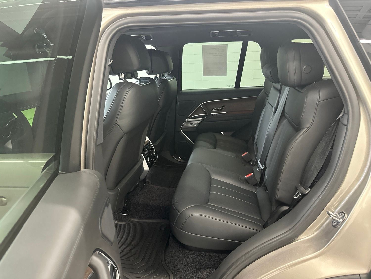 2025 Land Rover Range Rover SE