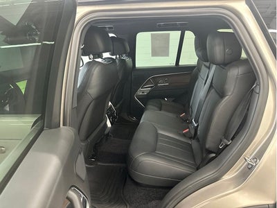 2025 Land Rover Range Rover SE