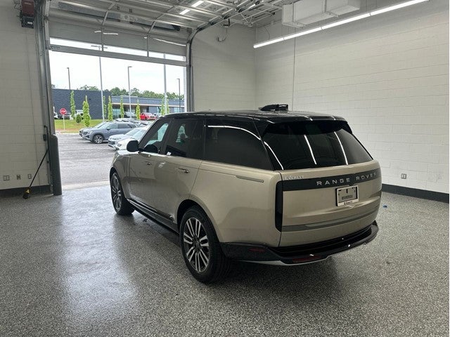 2025 Land Rover Range Rover SE