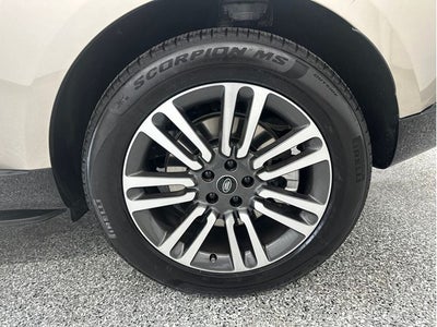 2025 Land Rover Range Rover SE