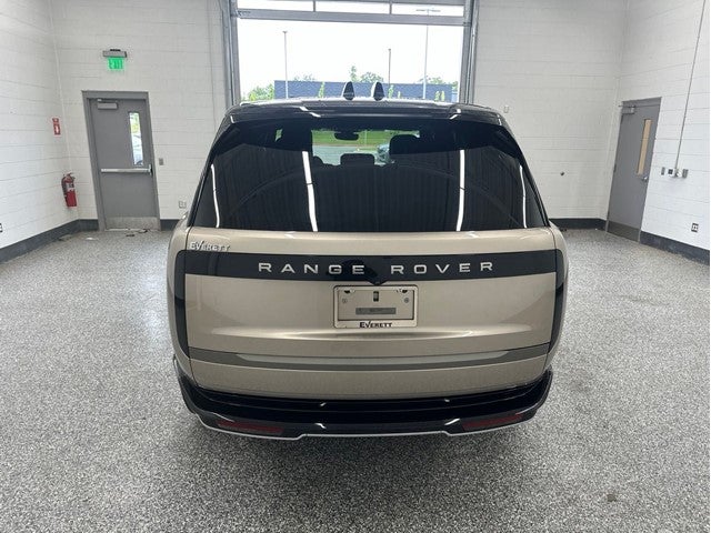 2025 Land Rover Range Rover SE