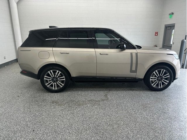 2025 Land Rover Range Rover SE