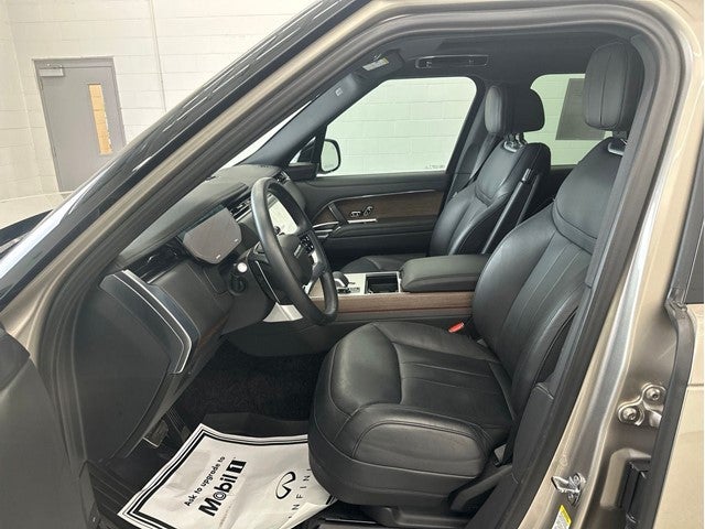 2025 Land Rover Range Rover SE