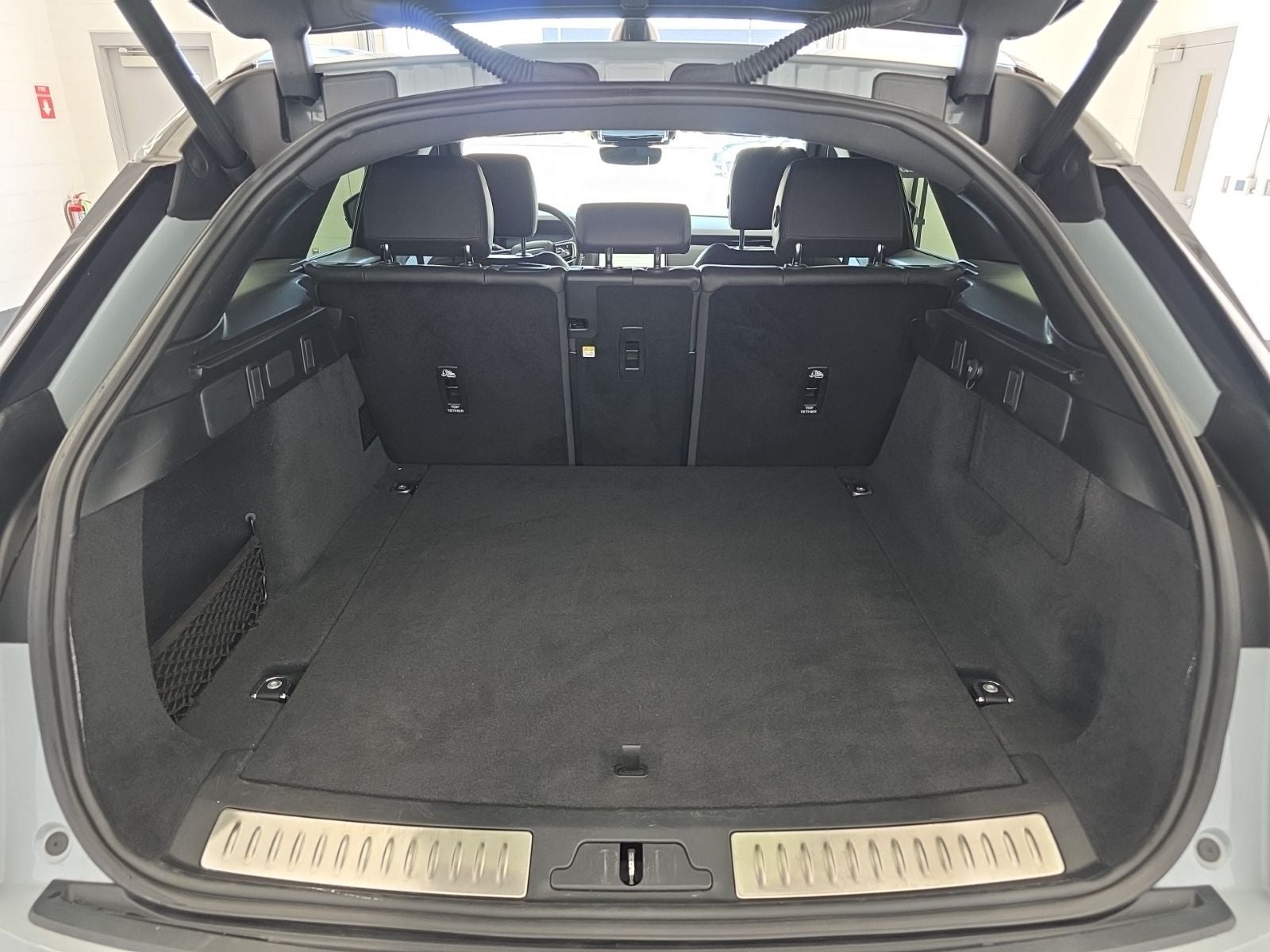 2025 Land Rover Range Rover Velar Dynamic SE