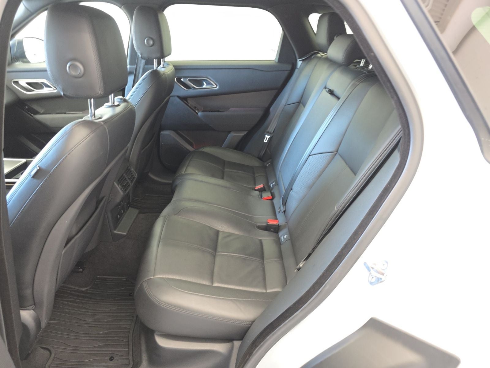 2025 Land Rover Range Rover Velar Dynamic SE