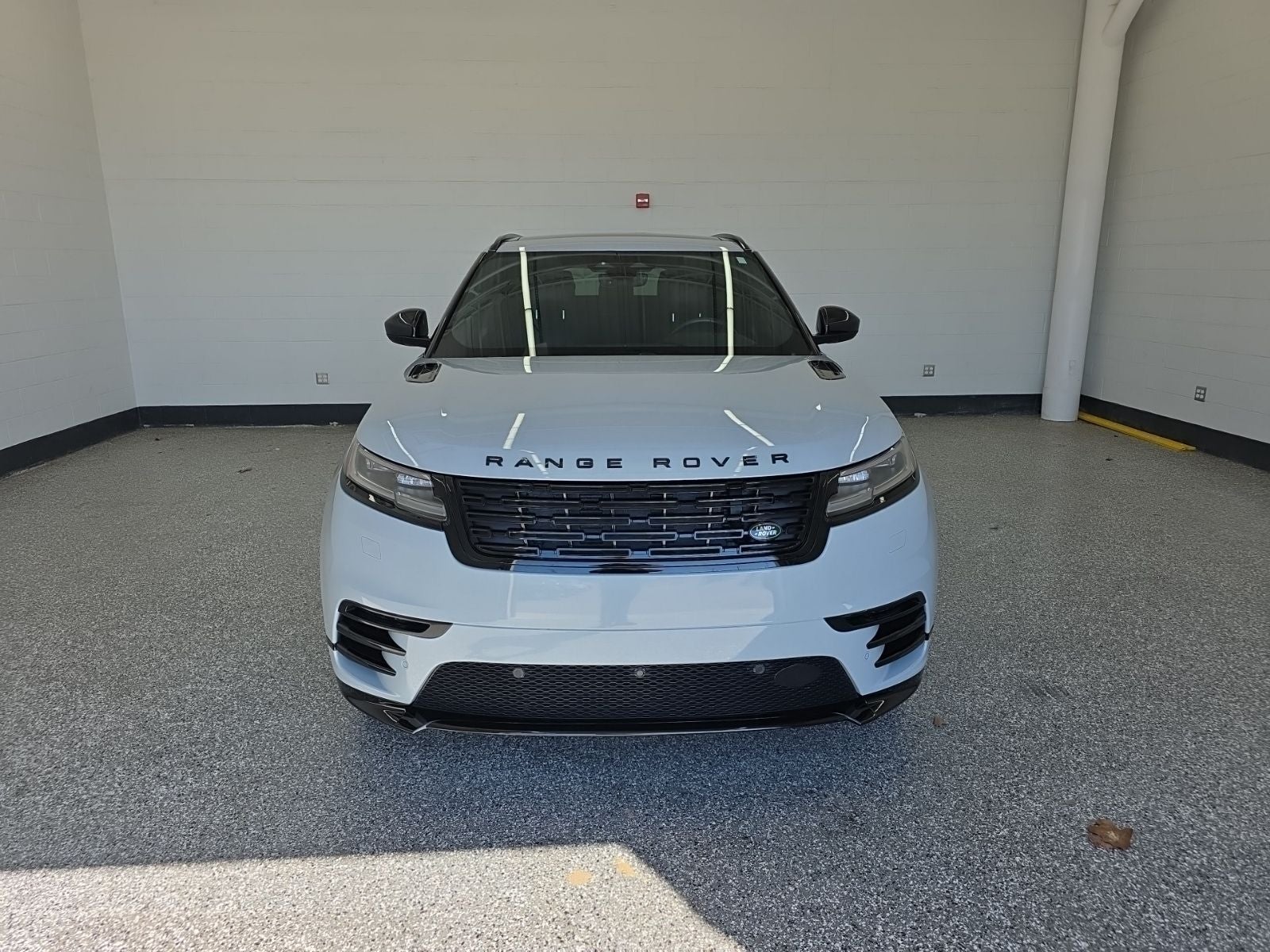 2025 Land Rover Range Rover Velar Dynamic SE