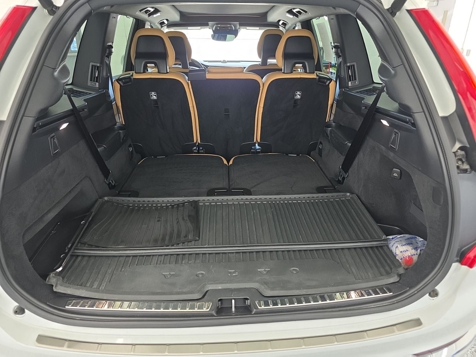 2021 Volvo XC90 Recharge Plug-In Hybrid T8 Inscription 7 Passenger