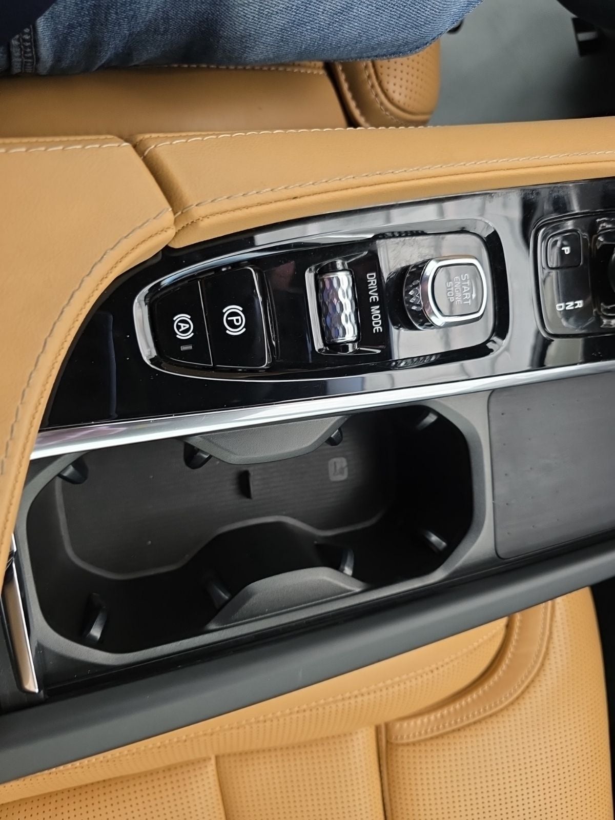 2021 Volvo XC90 Recharge Plug-In Hybrid T8 Inscription 7 Passenger