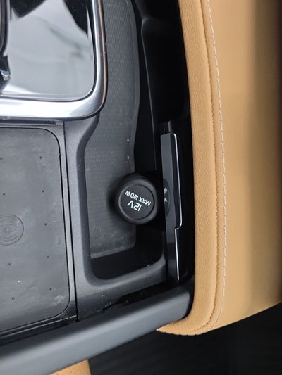 2021 Volvo XC90 Recharge Plug-In Hybrid T8 Inscription 7 Passenger