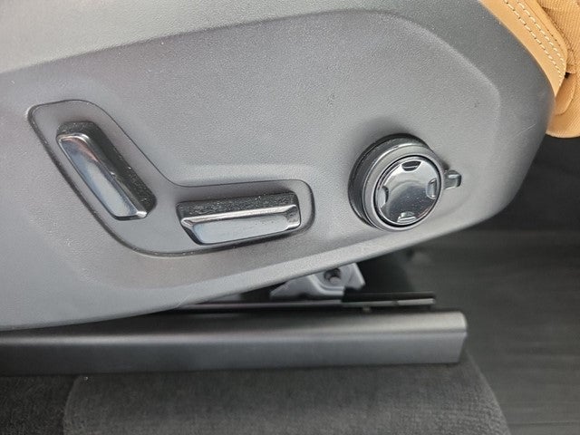 2021 Volvo XC90 Recharge Plug-In Hybrid T8 Inscription 7 Passenger