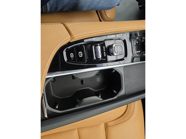 2021 Volvo XC90 Recharge Plug-In Hybrid T8 Inscription 7 Passenger