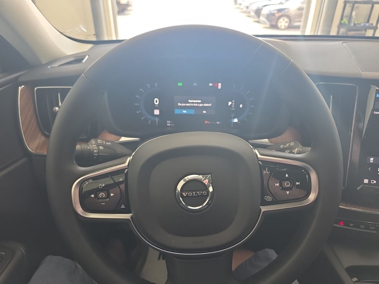 2023 Volvo XC60 B5 Plus Dark Theme