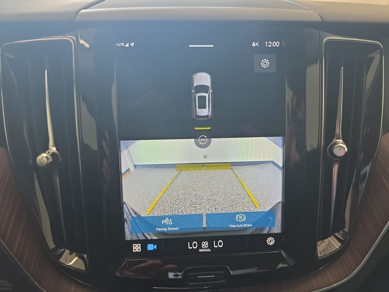 2023 Volvo XC60 B5 Plus Dark Theme