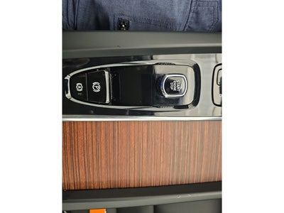 2023 Volvo XC60 B5 Plus Dark Theme