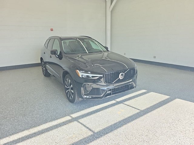 2023 Volvo XC60 B5 Plus Dark Theme