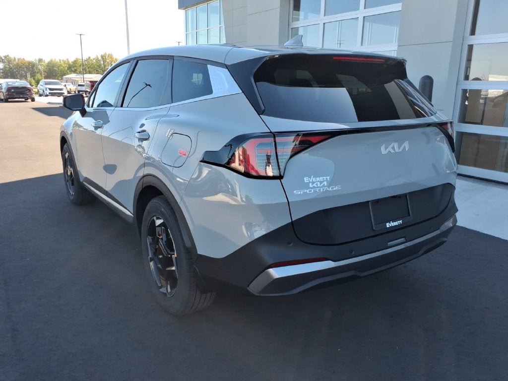 2027 Kia Sportage EX