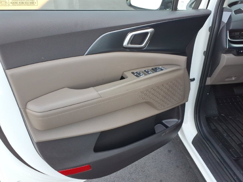 2027 Kia Carnival LXS