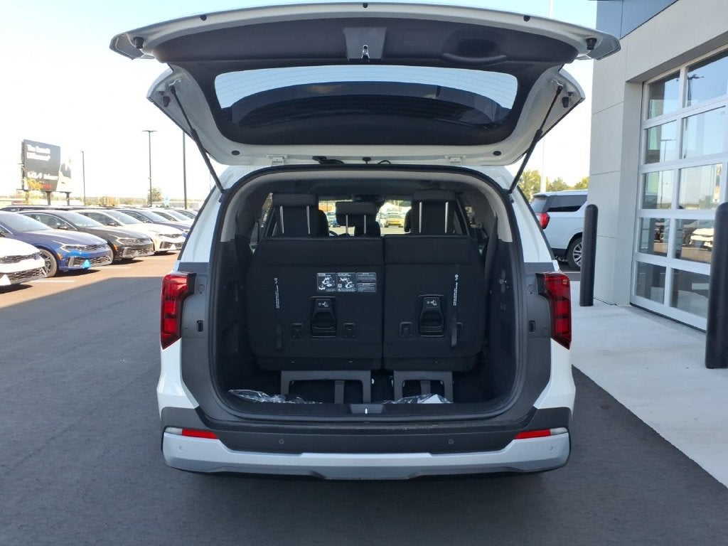 2027 Kia Carnival LXS