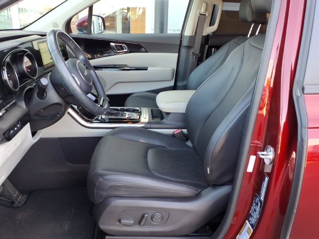 2024 Kia Carnival EX