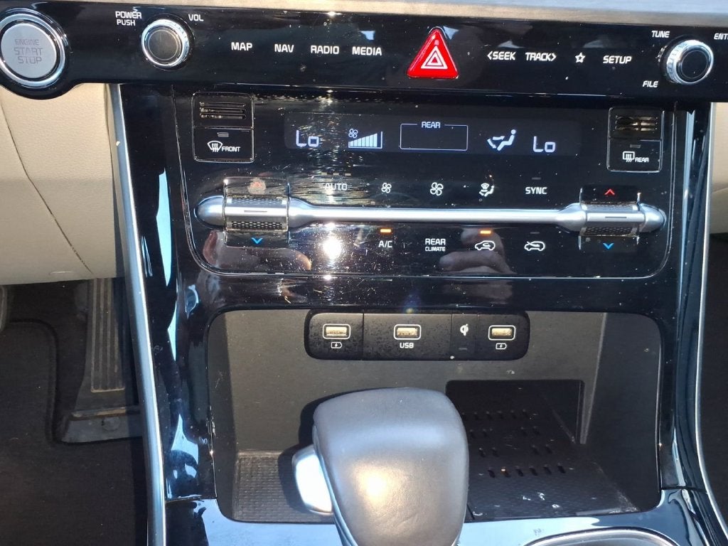 2024 Kia Carnival EX