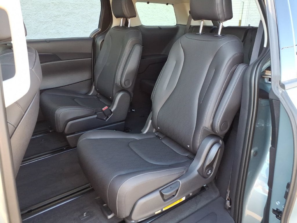 2027 Kia Carnival SX