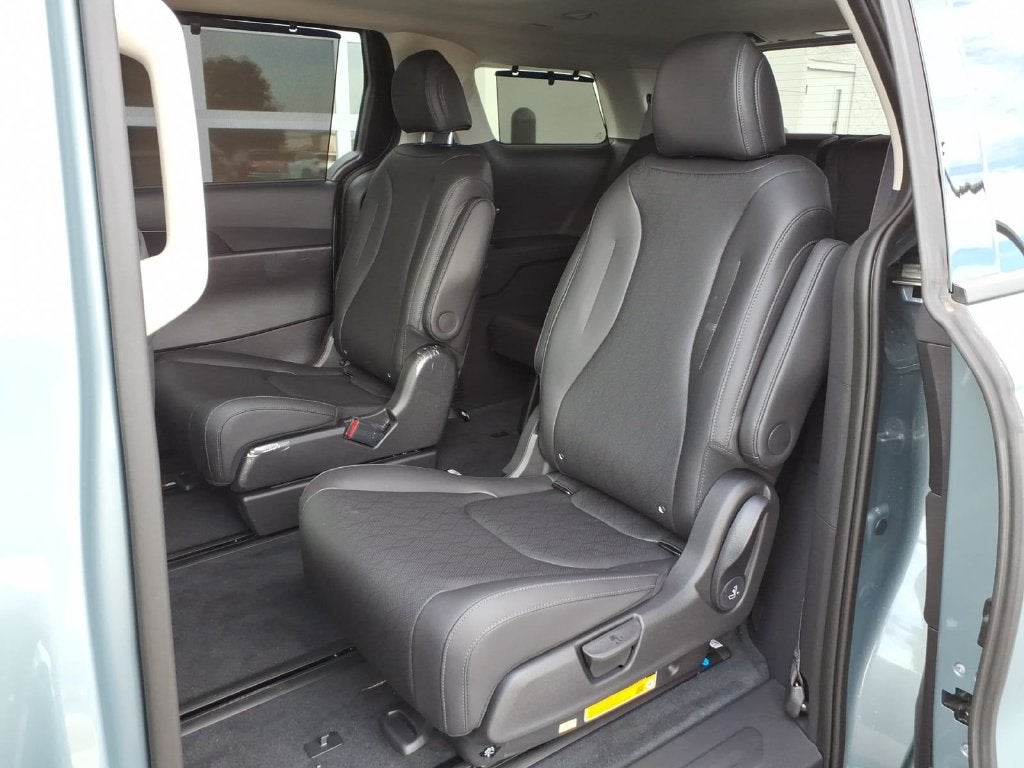 2027 Kia Carnival Hybrid SX